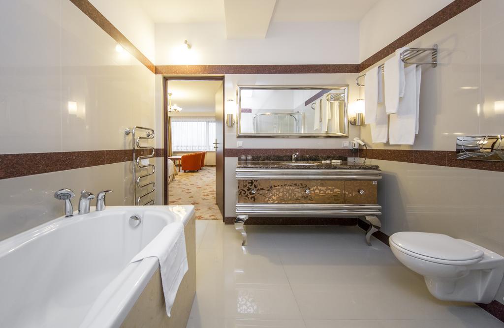 Hotel Golebiewski Wisla Ngoại thất bức ảnh